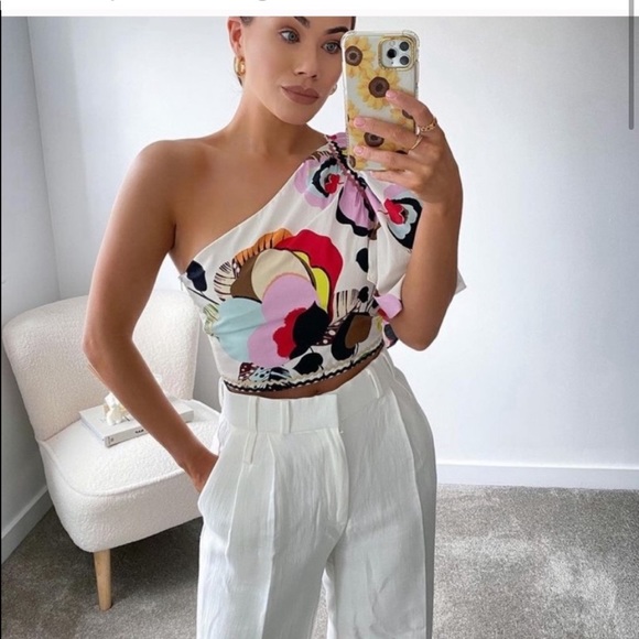 Zara Tops - Zara one shoulder top